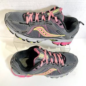 Saucony Womens Grid Excursion TR6 15107-17 Grey Pink Running Shoes Sneakers - 9M
